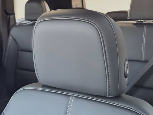 New 2026 GMC Acadia Elevation w/ Elevation Premium Package FWD image 17