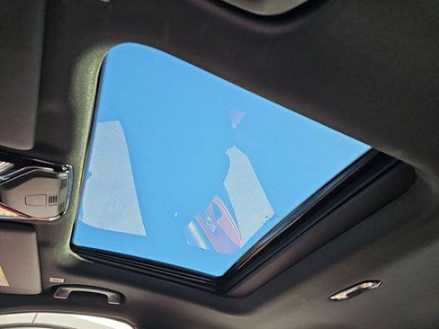 Used 2025 BMW 330i xDrive xDrive w/ M Sport Package image 30