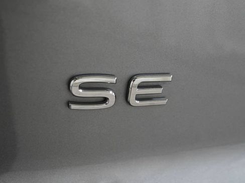 Used 2024 Volkswagen Atlas Cross Sport SE w/ Panoramic Sunroof Package AWD/4WD image 19