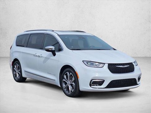 New 2026 Chrysler Pacifica Pinnacle FWD image 7