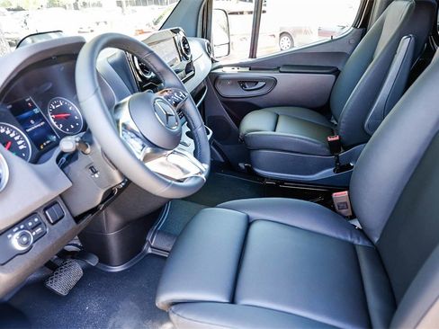 New 2025 Mercedes-Benz Sprinter 2500 image 21