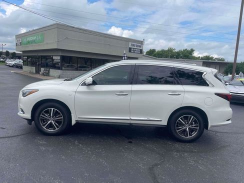 Used 2019 INFINITI QX60 Luxe w/ Essential Package FWD image 4