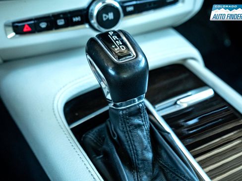 Used 2018 Volvo S90 T5 Momentum w/ Convenience Package image 17