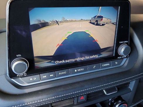 Certified 2023 Nissan Rogue SV image 18