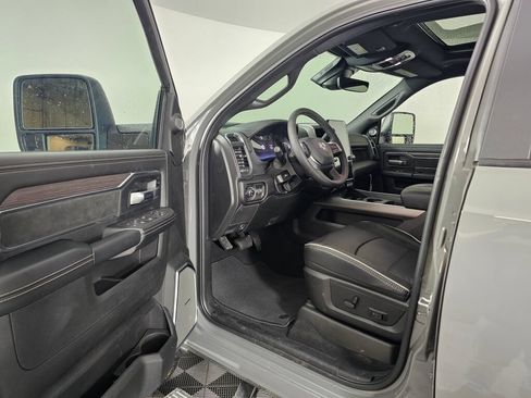 New 2026 RAM 3500 Laramie AWD/4WD image 22