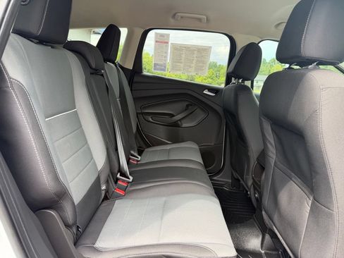Used 2015 Ford Escape SE FWD image 17