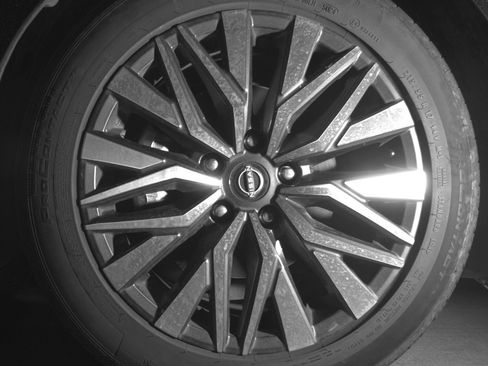 Used 2025 Nissan Altima 2.5 SV image 12