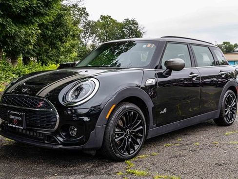 Used 2024 MINI Cooper Clubman S w/ Signature Upholstery Package image 3