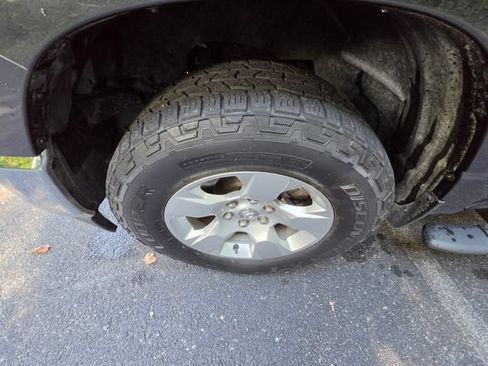 Used 2019 RAM 1500 Big Horn RWD image 40
