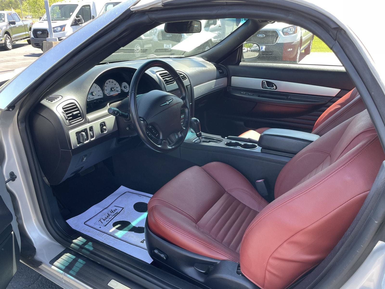 Used 2005 Ford Thunderbird RWD image 9