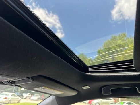 Used 2024 Toyota Corolla Cross AWD Hybrid w/ Moonroof Package image 21