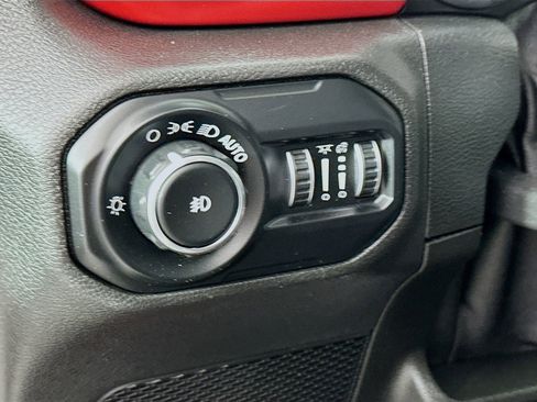 Used 2021 Jeep Wrangler Unlimited Rubicon w/ Uconnect 4C Nav & Sound Group AWD/4WD image 11