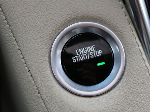 Used 2015 Cadillac Escalade Luxury image 14