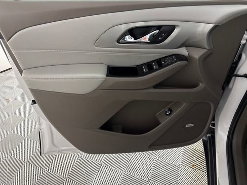 Used 2020 Chevrolet Traverse LT w/ LT Premium Package FWD image 10