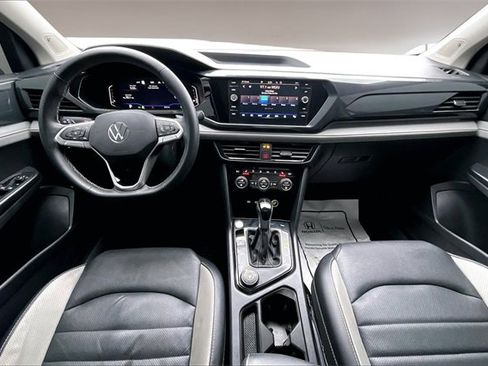 Used 2022 Volkswagen Taos SEL image 7