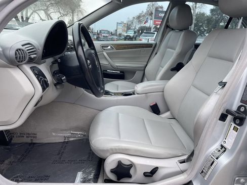 Used 2007 Mercedes-Benz C 230 Sedan image 10