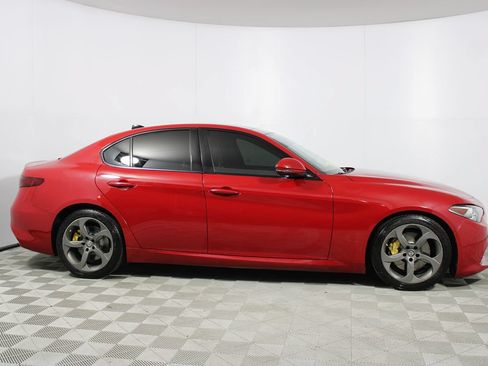 Used 2018 Alfa Romeo Giulia RWD image 41