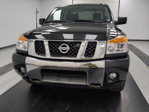 Used 2015 Nissan Titan SV w/ SV Value Truck Package AWD/4WD image 15