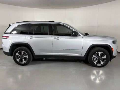 Used 2022 Jeep Grand Cherokee Limited 4xe AWD/4WD image 9