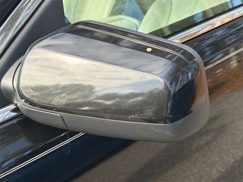 Used 2010 Lincoln MKS image 9