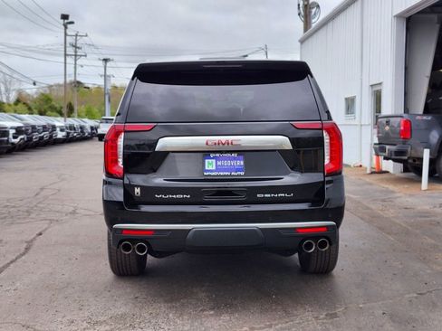 Used 2023 GMC Yukon Denali w/ LPO, Floor Liner Package AWD/4WD image 4