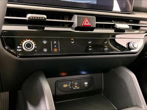 Certified 2026 Kia Sportage LX FWD image 14