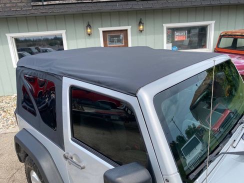 Used 2009 Jeep Wrangler X AWD/4WD image 34