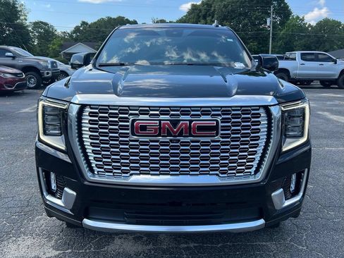 Used 2024 GMC Yukon Denali w/ Advanced Technology Package AWD/4WD image 4