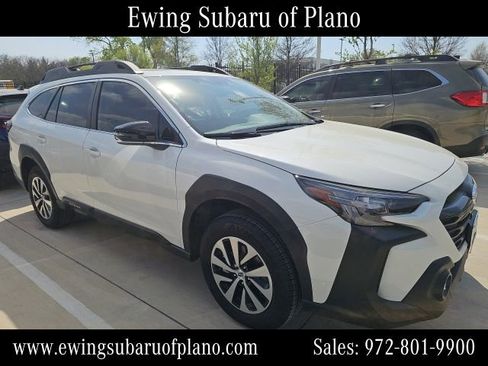 Used 2025 Subaru Outback Premium image 2