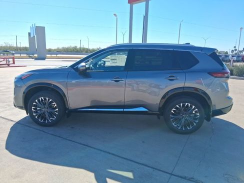 New 2026 Nissan Rogue Platinum w/ Tech Package AWD/4WD image 4