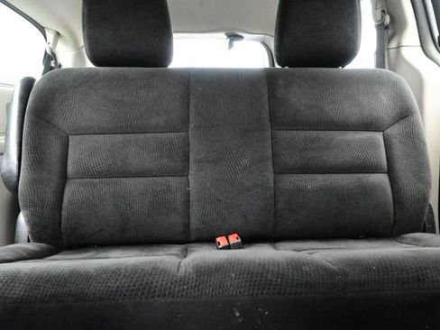 Used 2019 Dodge Grand Caravan SE w/ UConnect Hands-Free Group image 14