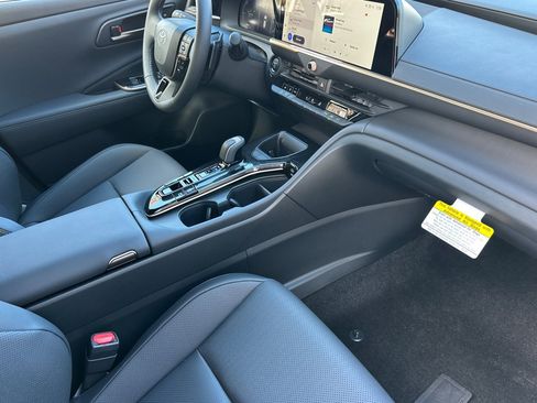 New 2025 Toyota Crown Signia image 17