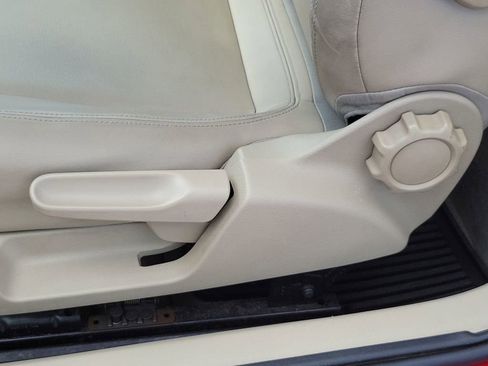 Used 2013 Volkswagen Beetle 2.5 image 27