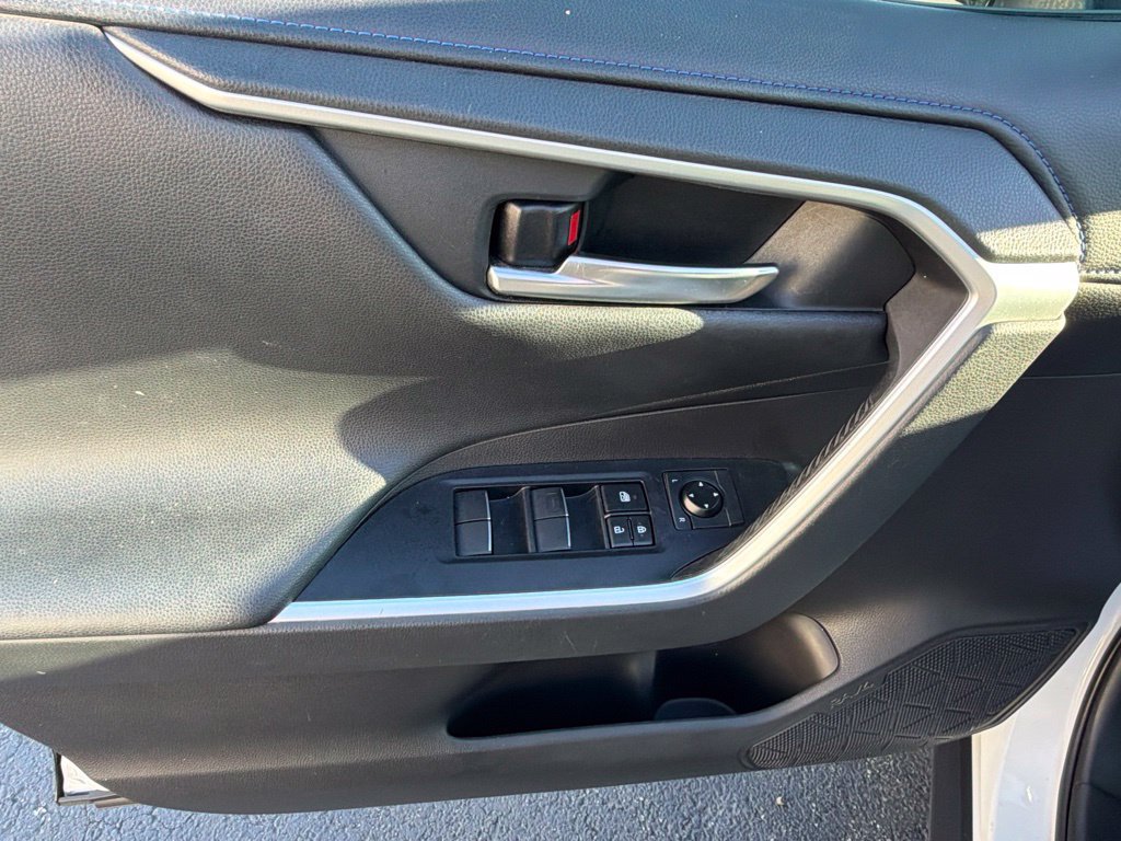 Used 2019 Toyota RAV4 XSE w/ XSE Weather Package AWD/4WD image 28