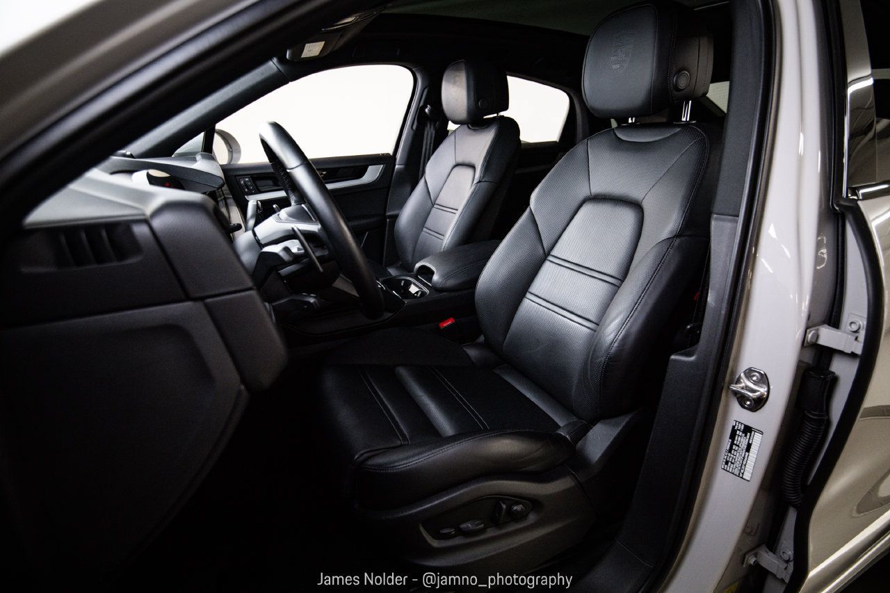 Certified 2024 Porsche Cayenne S AWD/4WD image 5
