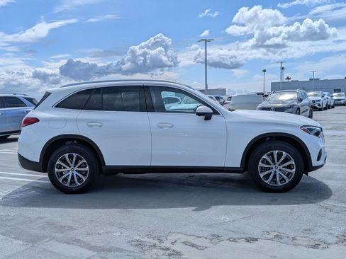 Used 2026 Mercedes-Benz GLC 300 4MATIC image 4