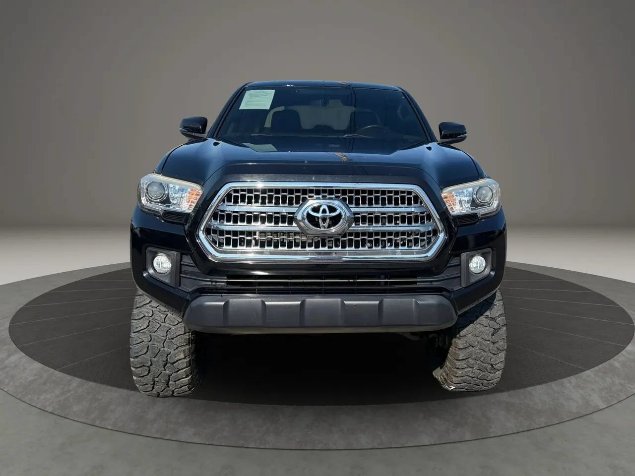 Used 2017 Toyota Tacoma TRD Off-Road w/ Tow Package (A/T) AWD/4WD image 8