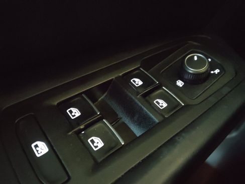 Used 2019 Volkswagen Atlas SEL FWD image 27