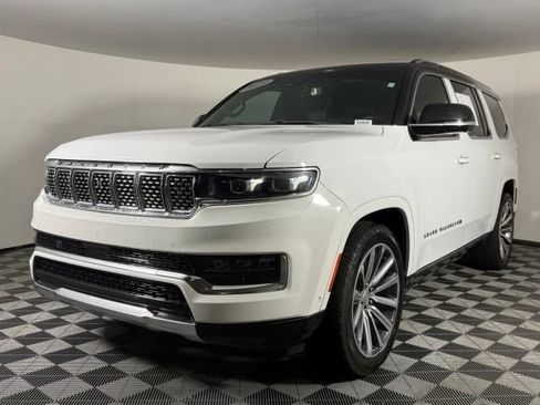 Used 2023 Jeep Grand Wagoneer Series II AWD/4WD image 2