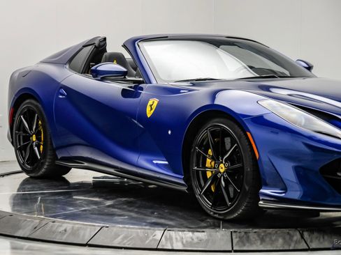 Used 2023 Ferrari 812 GTS RWD image 34