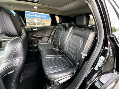 Used 2024 Ford Escape Platinum w/ Premium Technology Package AWD/4WD image 25