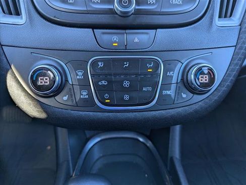 Used 2024 Chevrolet Malibu LT w/ Midnight Edition image 17