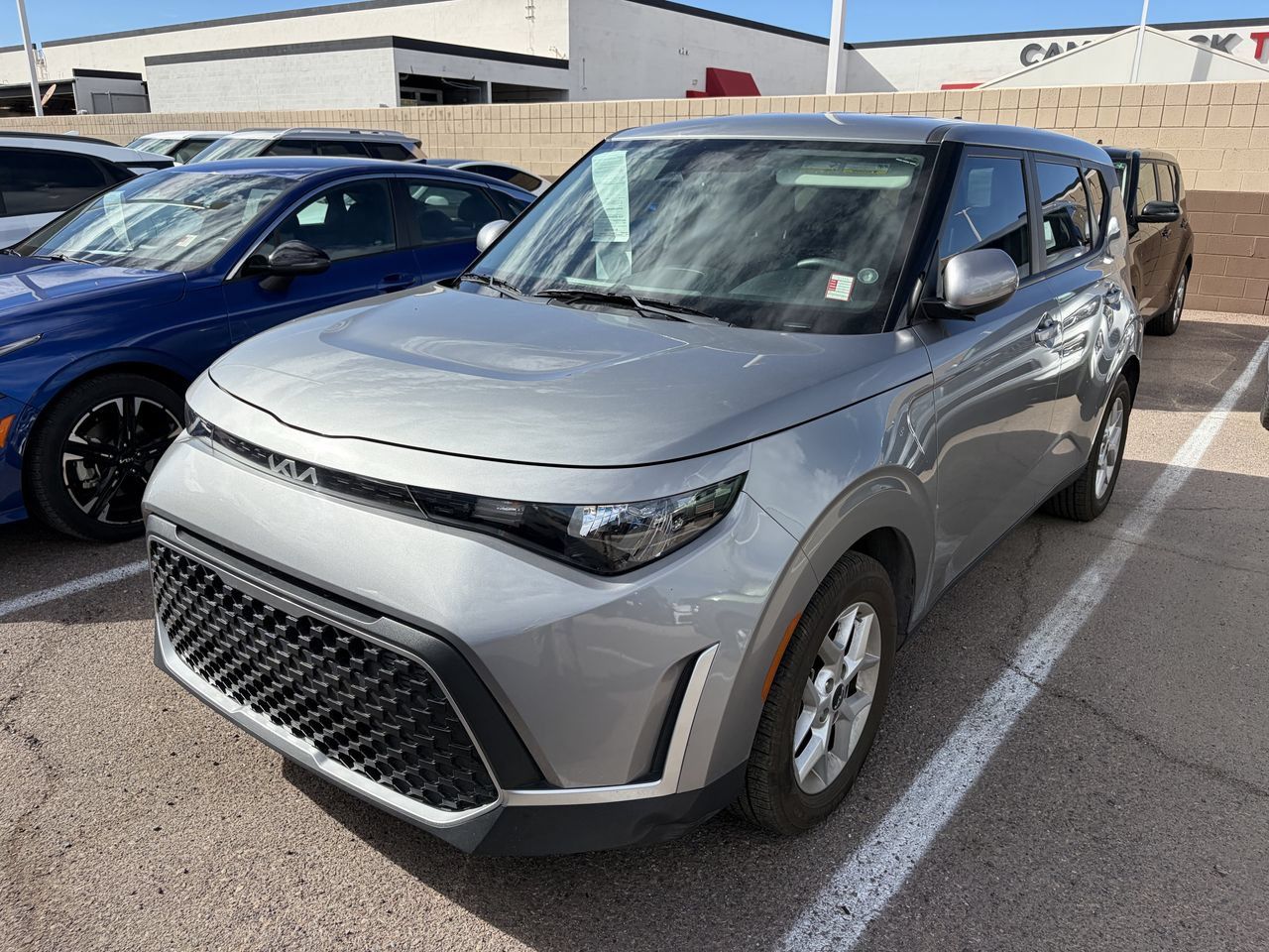 Certified 2025 Kia Soul LX w/ LX Technology Package FWD image 4