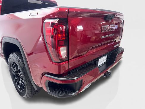 Used 2024 GMC Sierra 1500 Elevation w/ Preferred Package AWD/4WD image 17