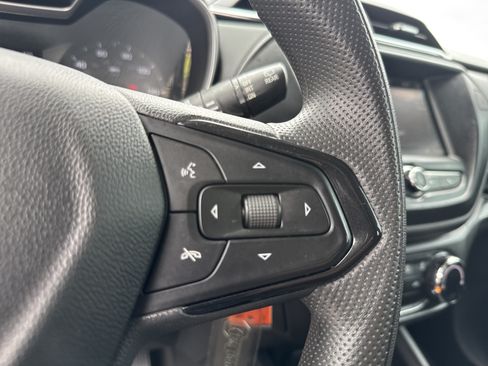 Used 2021 Chevrolet TrailBlazer LS FWD image 19