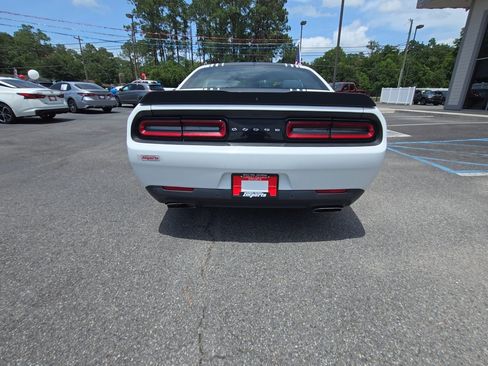 Used 2016 Dodge Challenger R/T RWD image 7