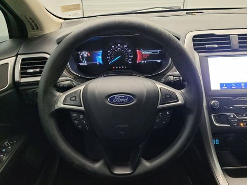 Used 2020 Ford Fusion SE image 22