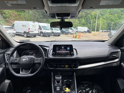 Used 2025 Nissan Rogue SV AWD/4WD image 35