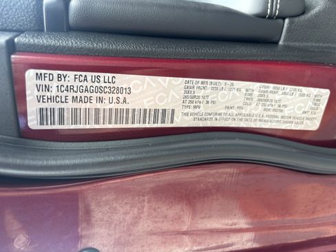 Used 2025 Jeep Grand Cherokee Altitude RWD image 28