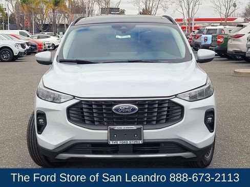 New 2025 Ford Escape SE w/ Class II Trailer Tow Package image 4